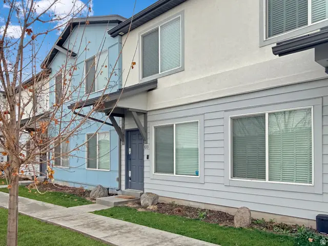 833 S Cowans Ct, Clearfield, UT 84015 - Image #2