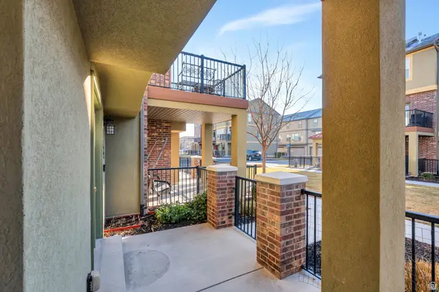 678 E Moray Hill Ct, Draper, UT 84020 - Image #2