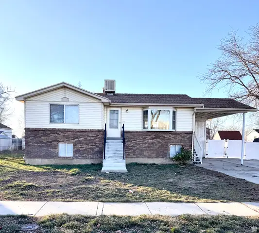 2219 N 2475 W, Clinton, UT 84015