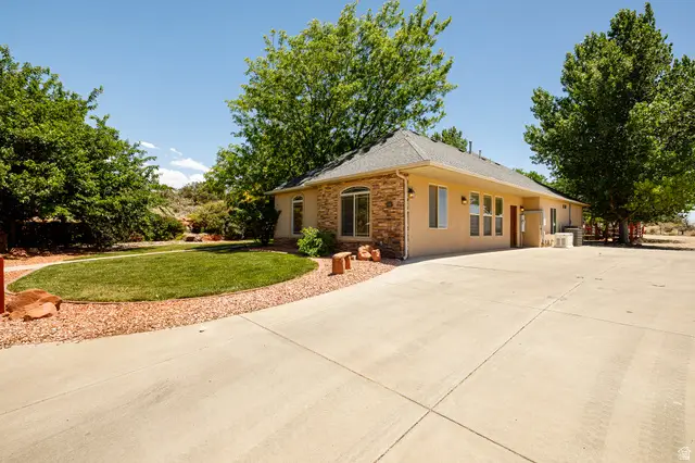 931 S Hillside Dr, Kanab, UT 84741 - Image #3