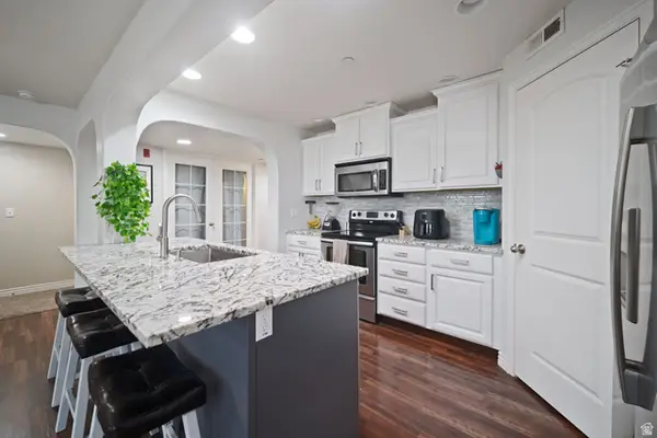 11782 S Currant W #108, South Jordan, UT 84009