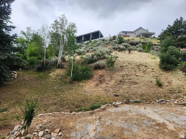 1924 E Viscounti Dr, Sandy, UT 84093