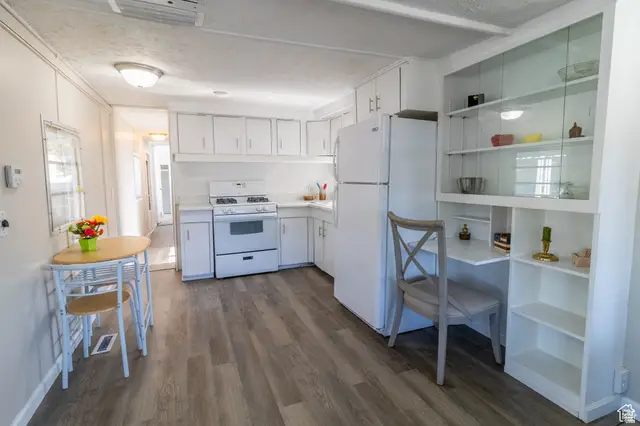 144 E Garden Park Cir, South Salt Lake, UT 84115 - #2