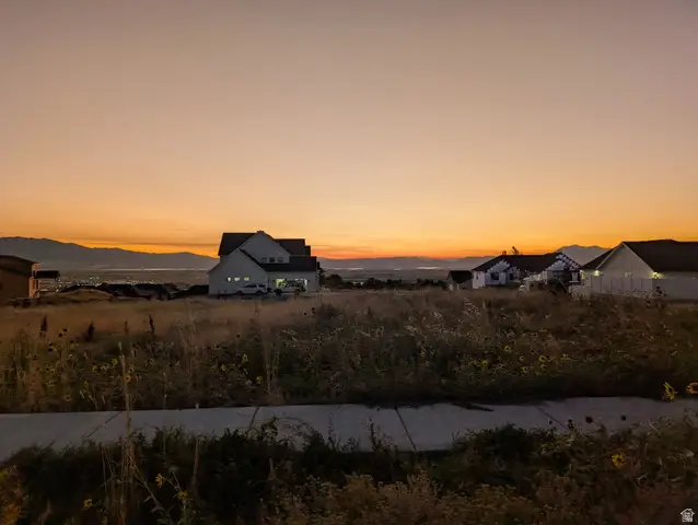 882 E 160 N #4, Hyde Park, UT 84318 - Image #2