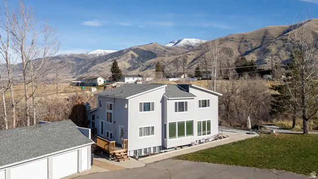 415 E Panoramic Dr N, Hyrum, UT 84319 - Image #2