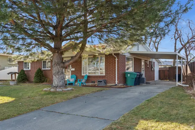 581 W Greenleaf Dr S, Murray, UT 84123 - Image #2