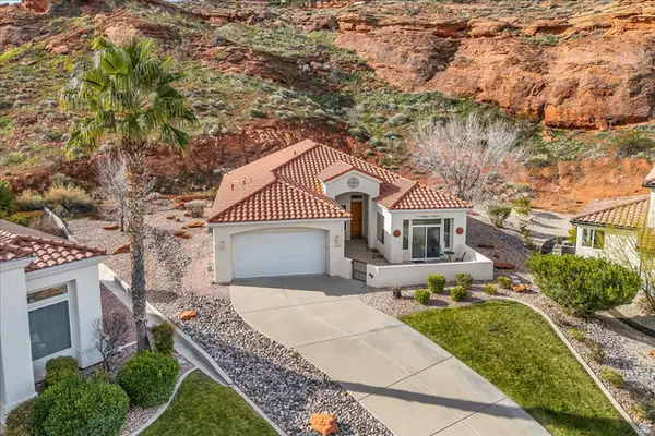 1083 W Shadow Ridge Ct, Washington, UT 84780