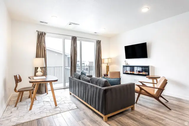 6684 N Silver Creek Dr, Park City, UT 84098 - Image #2