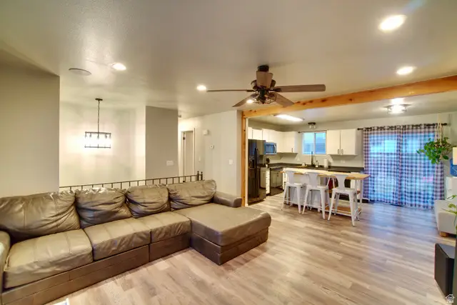 8129 W Armoridge Cir, Magna, UT 84044 - Image #3