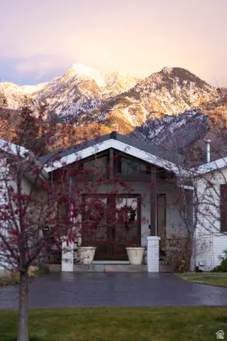 8867 S Easthills Dr E, Sandy, UT 84093 - Image #3