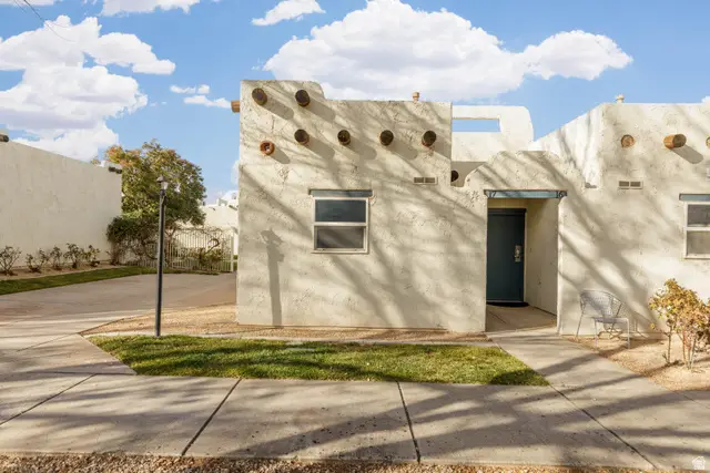 1999 W Canyon View Dr #17, Saint George, UT 84770 - Image #2