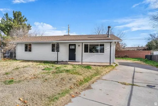 170 W Warm Springs Cir, Washington, UT 84780 - Image #2