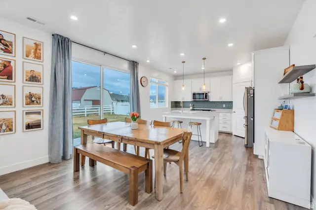 2774 W Coastline Dr, Syracuse, UT 84075 - Image #3