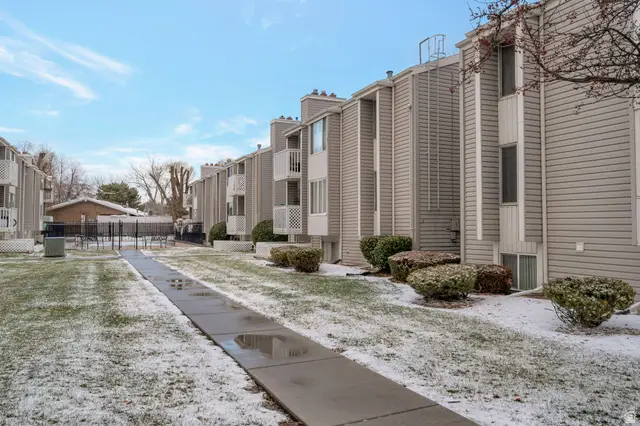 875 E Arrowhead Ln #42, Murray, UT 84107 - Image #1