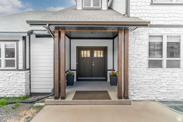 824 S Lakeview Dr, Garden City, UT 84028