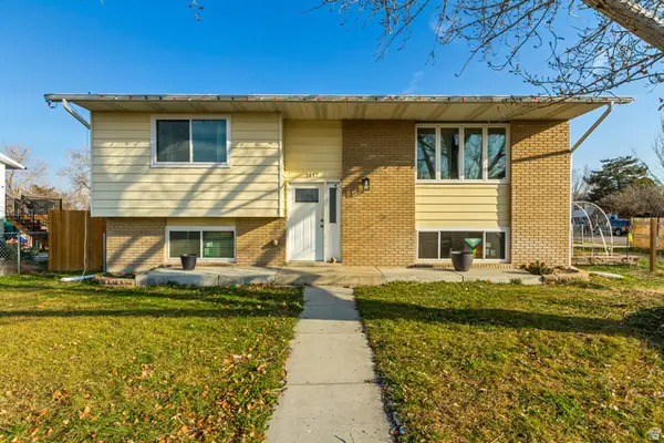 3847 S Majestic Way W, Magna, UT 84044