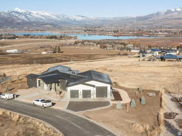 7554 E Dogwood Dr, Huntsville, UT 84317 - Image #2