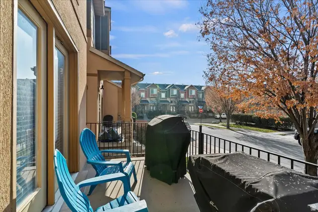 810 N Farmington Xing, Farmington, UT 84025 - Image #3