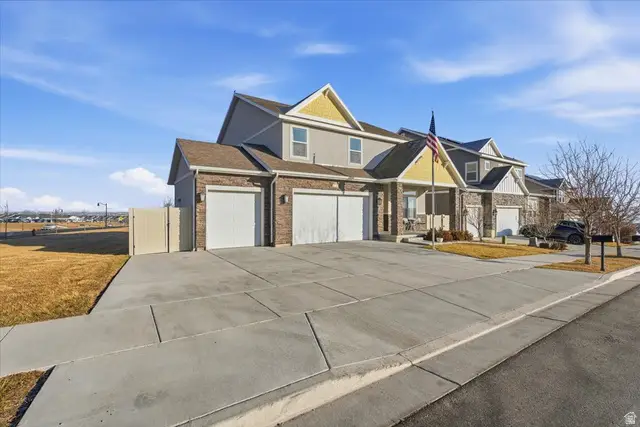 4384 W Lower Meadow Dr, Herriman, UT 84096 - Image #2