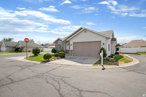 4593 S Promenade Dr W #16, Roy, UT 84067