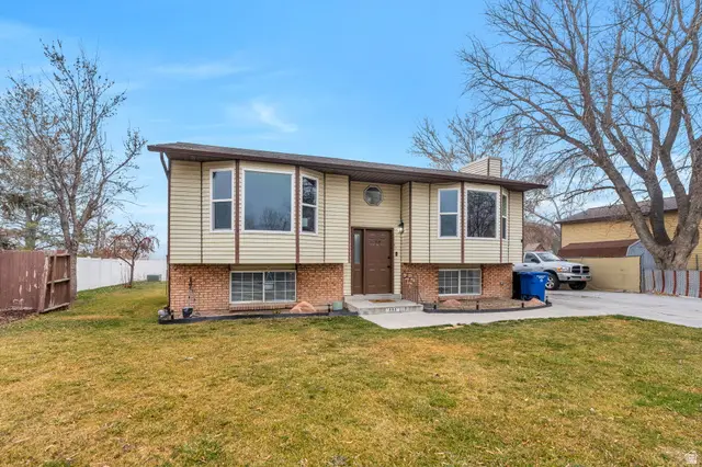 3898 W Bentoak Dr, West Valley City, UT 84120 - Image #2