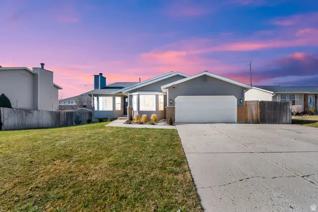 11062 S Sandy Dunes Dr E, Sandy, UT 84094 - Image #2