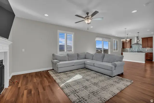 7427 S Wood Farms Dr W, West Jordan, UT 84084 - Image #2