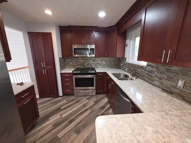 1366 Cottonwood Dr, Centerville, UT 84014 - Image #3