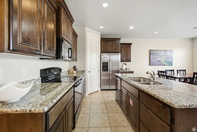 4269 E Razor Dr, Washington, UT 84780 - Image #2