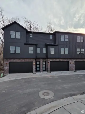 7633 S Woodtrail Way E, Sandy, UT 84047 - Image #2