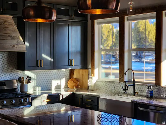 1045 S Pinyon Pine Dr, Orderville, UT 84758 - #2