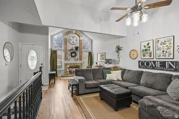 1015 E Brook Haven Dr N, Kaysville, UT 84037