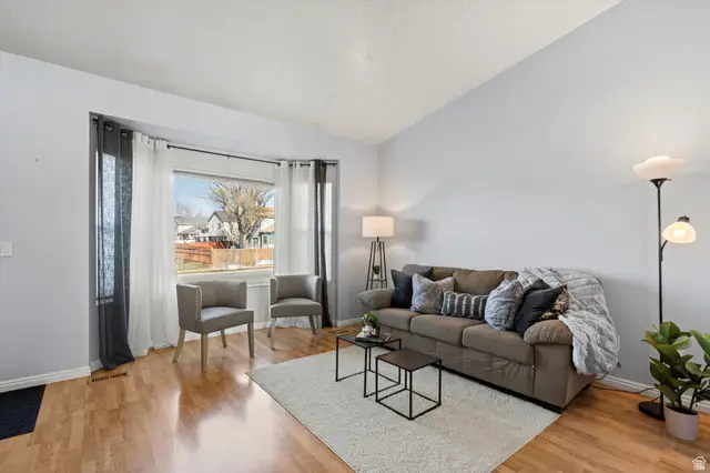 864 E 625 St S, Layton, UT 84041 - Image #3