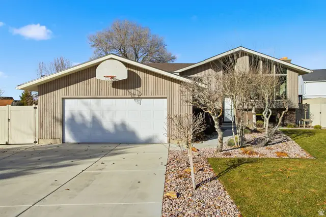 9106 S Mallard Cir E, Sandy, UT 84093 - Image #1