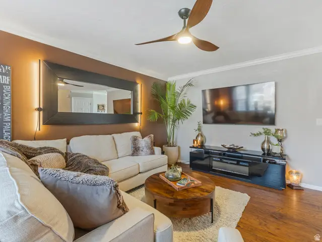 11270 S Farnsworth Ln, Sandy, UT 84070 - Image #2