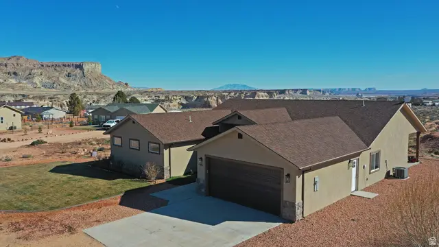 1095 E Canyon Dr, Big Water, UT 84741 - Image #1