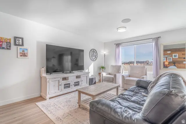 5063 W Gregorian Ct, Herriman, UT 84096 - Image #3