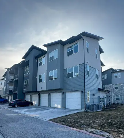 472 W 40 S #J203, Providence, UT 84332 - Image #1