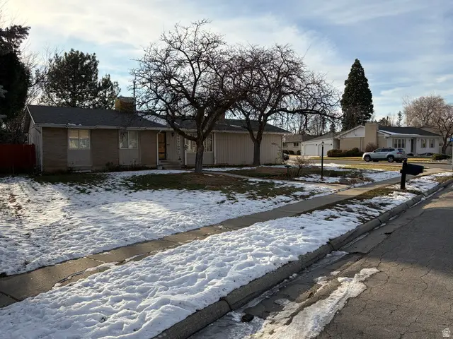 2544 E Promenade Dr S, Cottonwood Heights, UT 84121 - Image #2