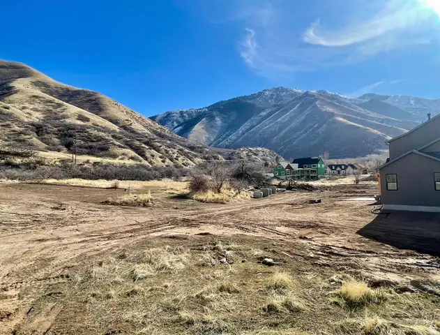 2056 E Maple Hills Ln, Mapleton, UT 84664 - #2