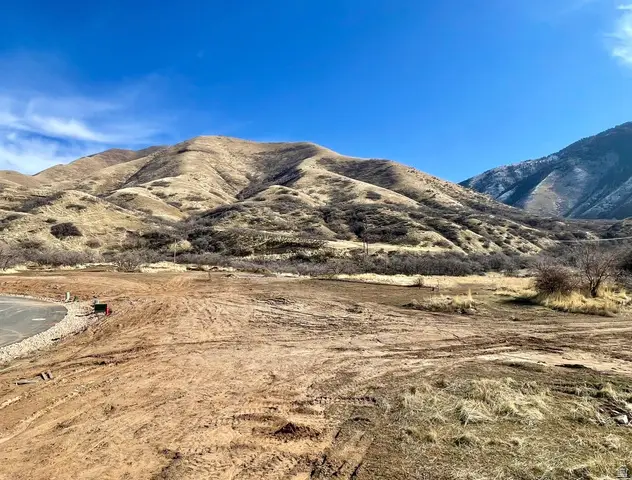 2056 E Maple Hills Ln, Mapleton, UT 84664 - #3