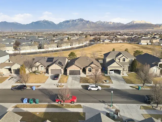 12827 S Tortoise Ln, Riverton, UT 84096 - Image #2