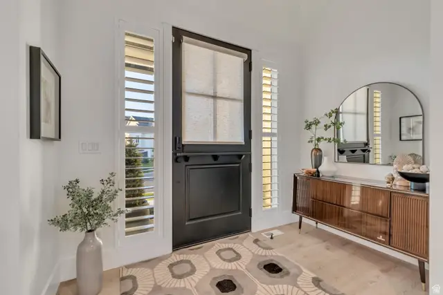 1701 W Oakridge Cir, Lehi, UT 84043 - Image #2