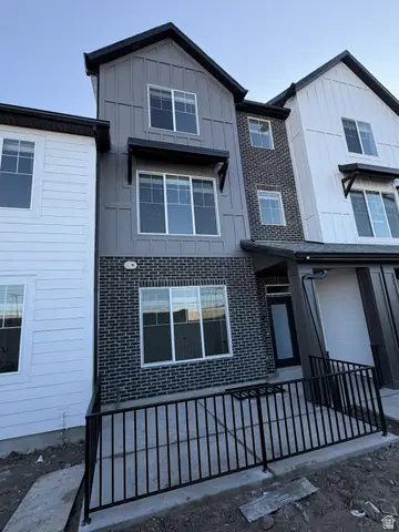 818 W Ivywell Ln #215, North Salt Lake, UT 84054