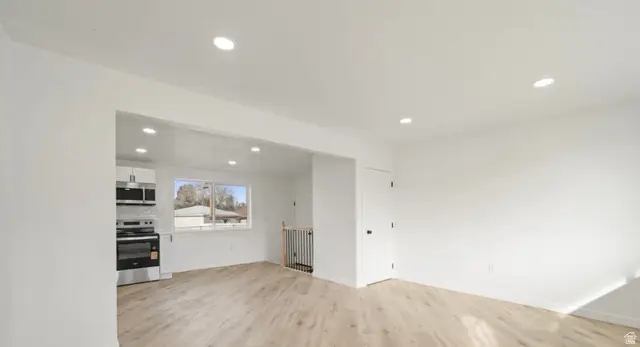 965 Amethyst St, Layton, UT 84041 - Image #3