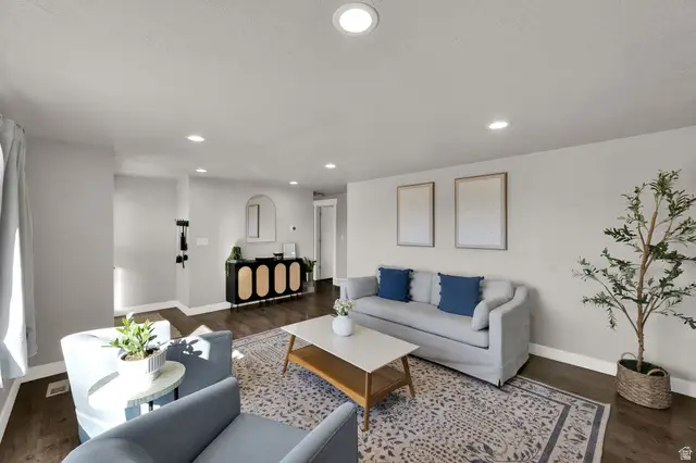 10517 S Larkspur Dr, Sandy, UT 84094 - Image #3