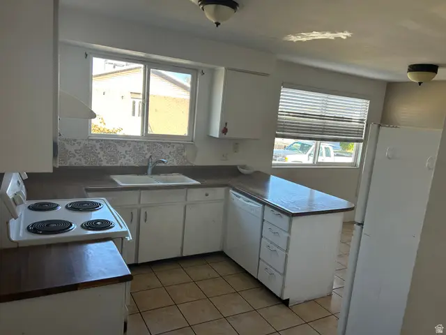 5156 W Highwood Dr, Kearns, UT 84118 - #2