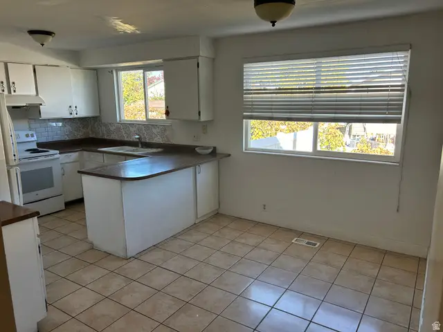 5156 W Highwood Dr, Kearns, UT 84118 - #3