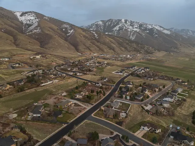 2758 N Canyon Dr, North Logan, UT 84341 - #3