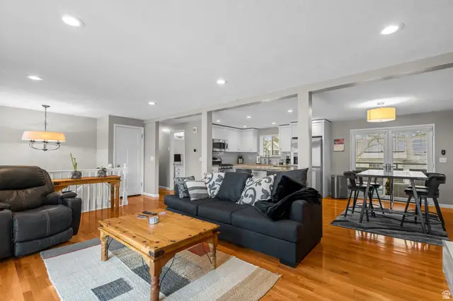 4650 S Chapel Dr, Holladay, UT 84117 - Image #2